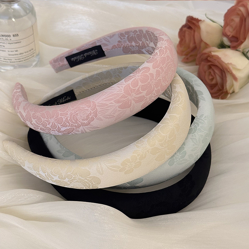 Embroidery Rose - Tiaras com bordados de flor para