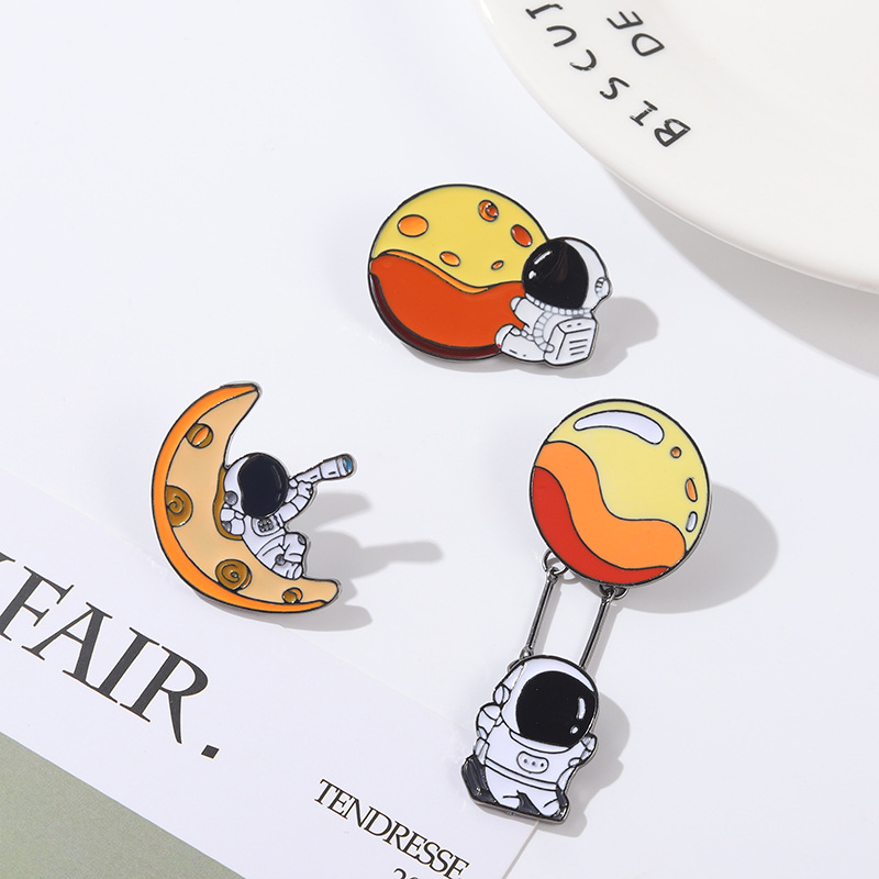Pin de esmalte de astronauta p - Embroidery Bali avaliação e preço