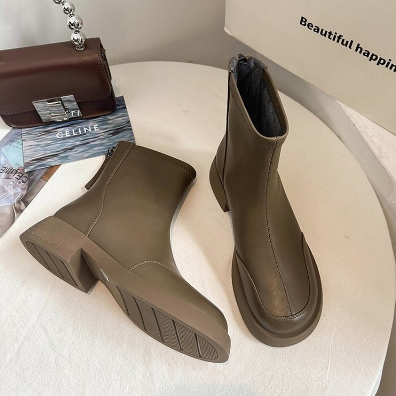 Botas de cano curto com salto  - Embroidery Garments avaliação e preço