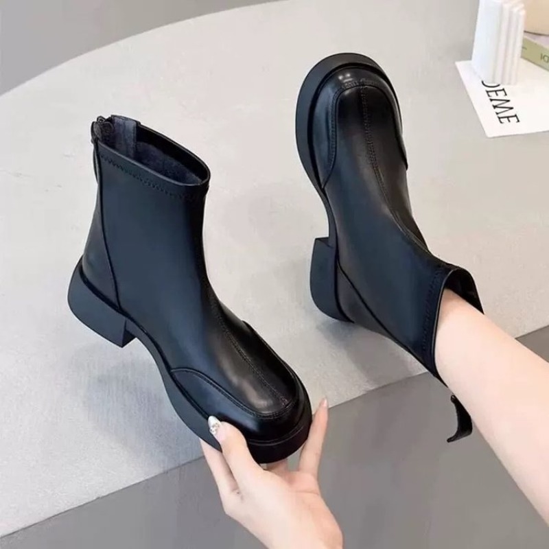 Botas de cano curto com salto  - Embroidery Garments avaliação e preço