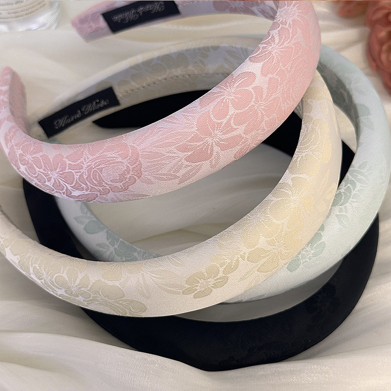 Tiaras com bordados de flor pa - Embroidery Rose avaliação e preço